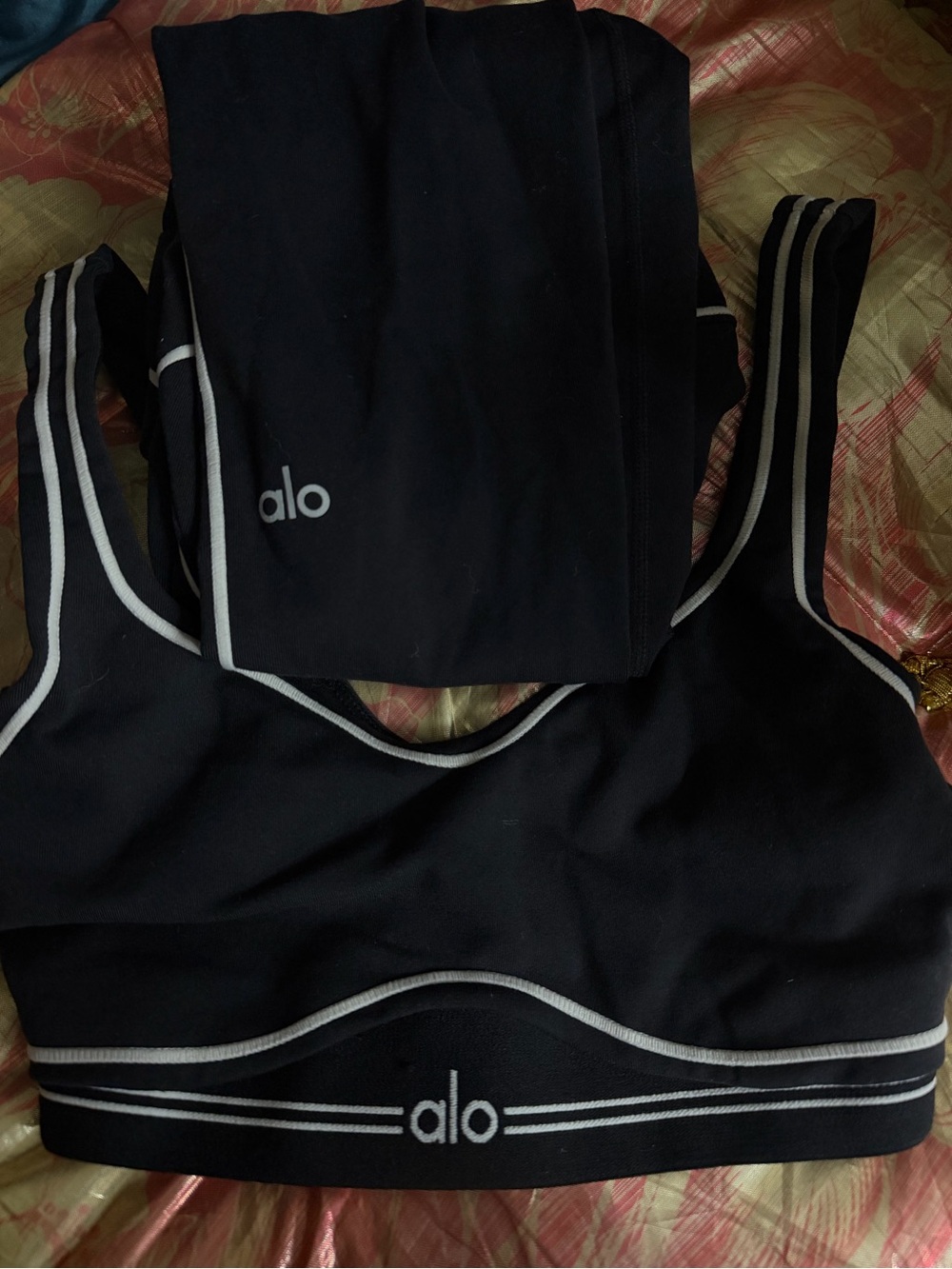 Alo Women's Black set XS